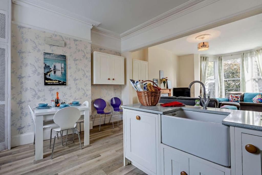 Dizzy Heights Sleeps 11 plus Baby Swanage Exterior foto