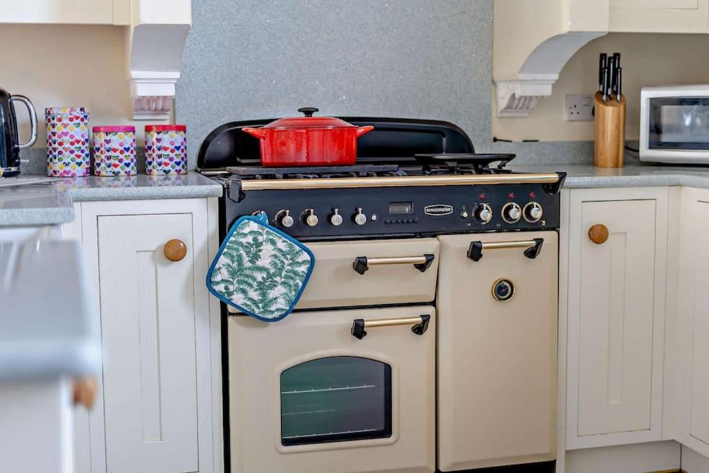 Dizzy Heights Sleeps 11 plus Baby Swanage Exterior foto