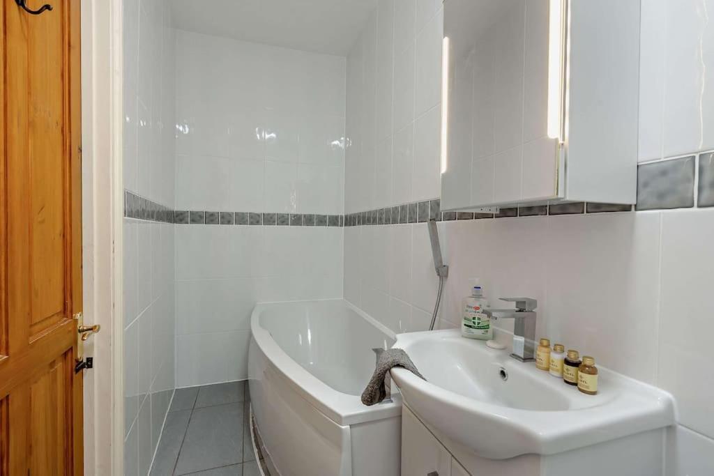 Dizzy Heights Sleeps 11 plus Baby Swanage Exterior foto